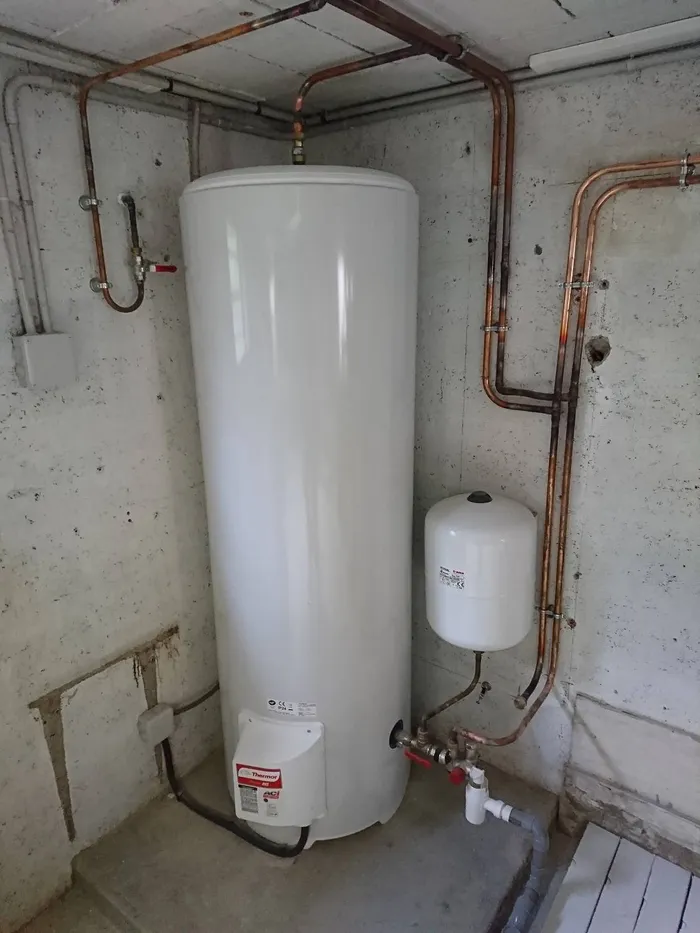 Production d'eau chaude - électricien à Reims & Ardennes · MiDel Elec